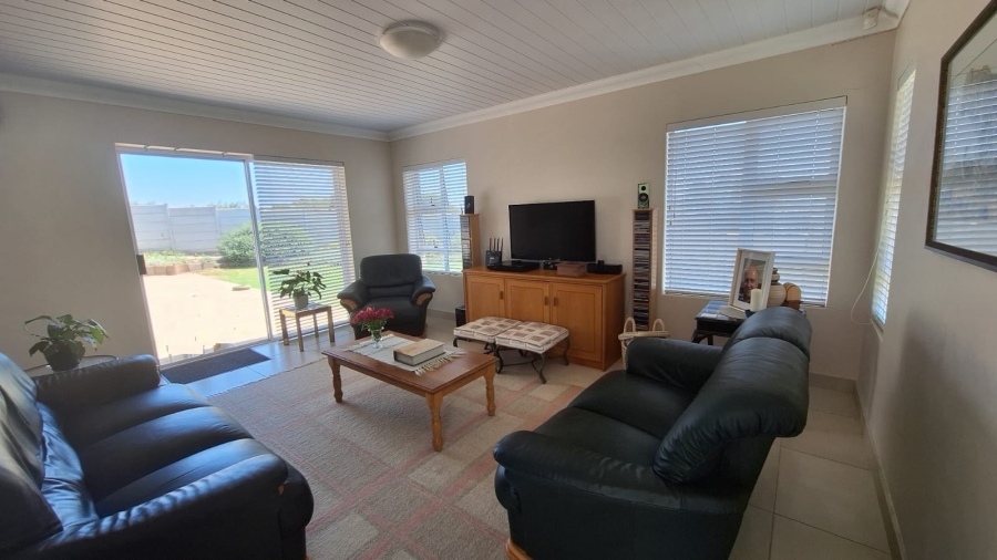3 Bedroom Property for Sale in Stilbaai Wes Western Cape